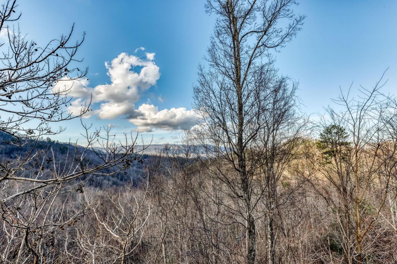 Nature's Paradise Pigeon Forge